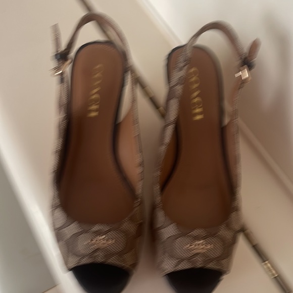 Beautiful, comfortable shoes on the platform - Picture 2 of 3